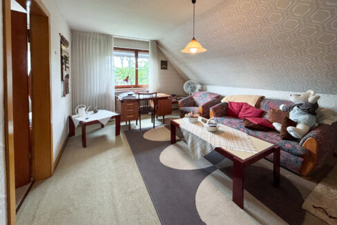 Durchgangszimmer DG
