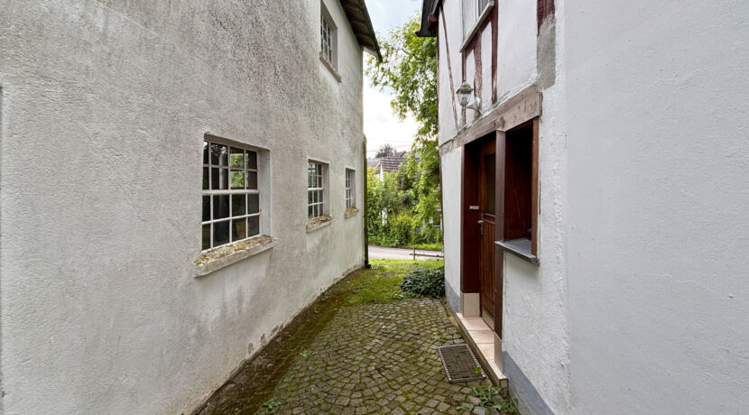Eingang Altbau