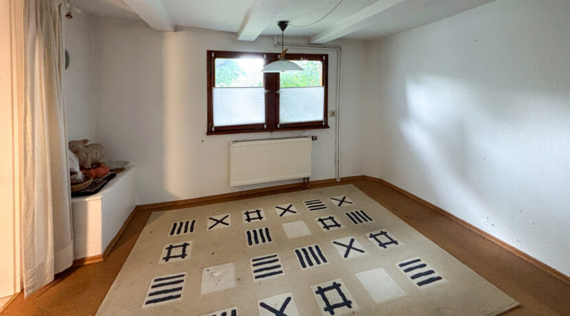 Durchgangszimmer Altbau EG