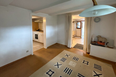 Durchgangszimmer Altbau EG