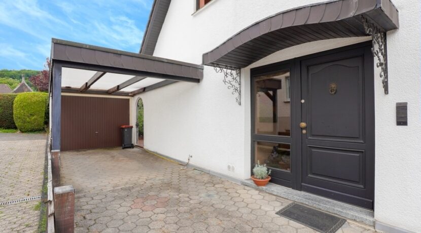 Carport  und  Garage