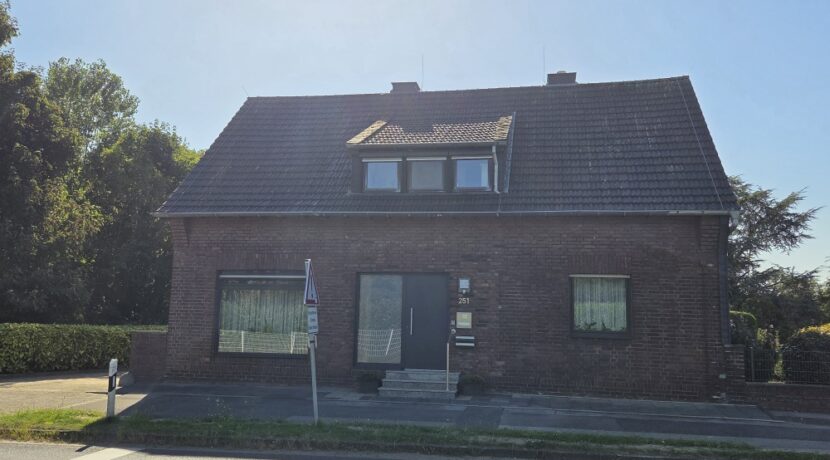 Straßenansicht