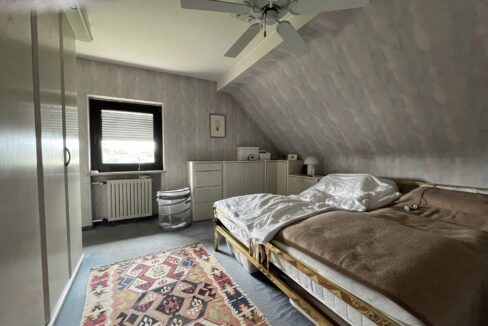 Schlafzimmer DG