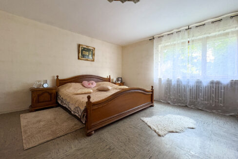 Schlafzimmer (EG)