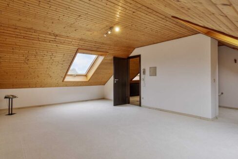 Schlafzimmer (DG)
