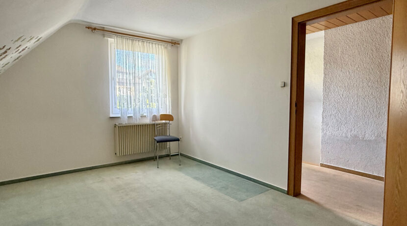 Schlafzimmer 1 DG