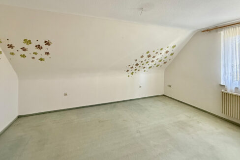 Schlafzimmer 1 DG