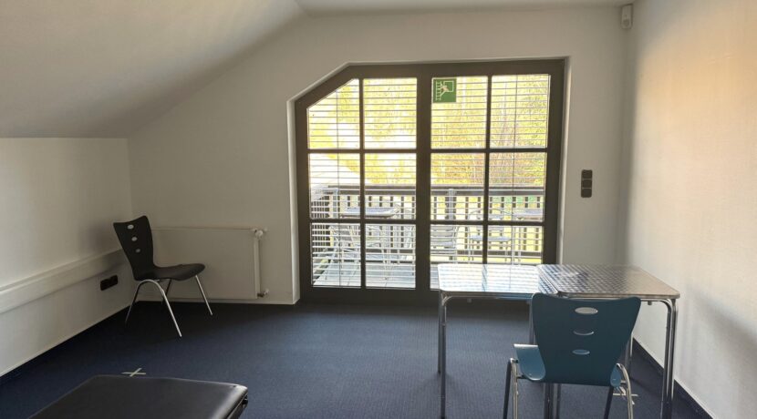 Büro (OG)