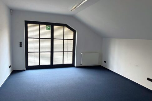 Büro (OG)