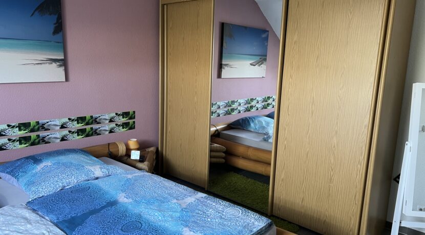 Schlafzimmer 1