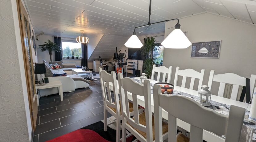 Ess-Wohnzimmer DG