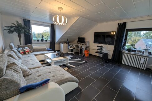 Wohnzimmer DG