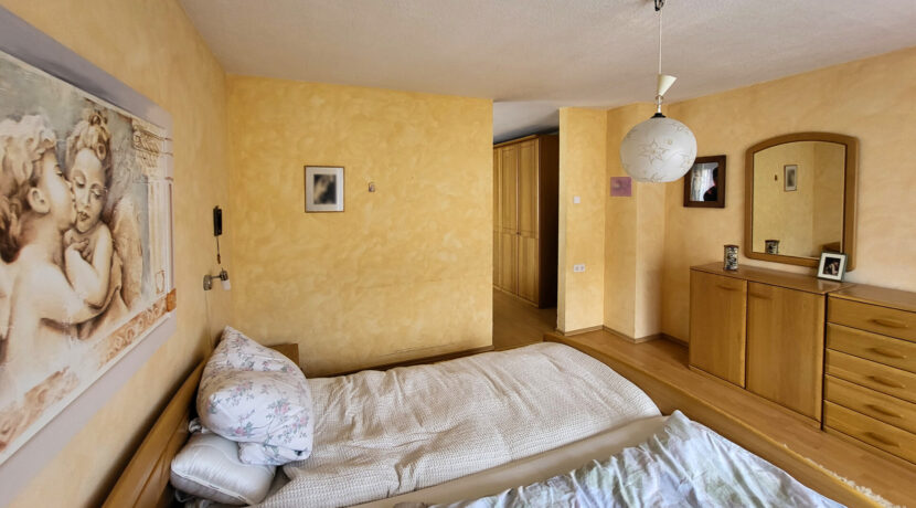 Zimmer 2 OG