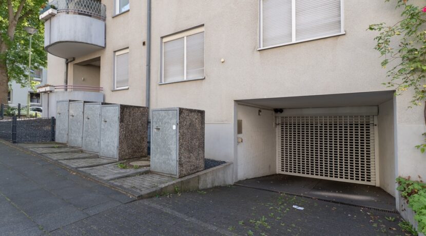 Tiefgaragenzufahrt