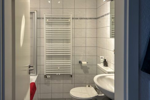 modernisiertes Wannenbad