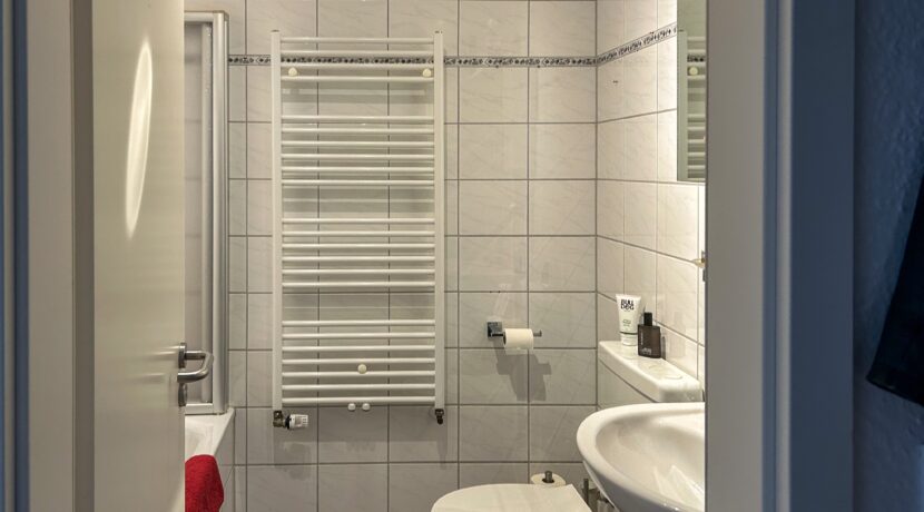 modernisiertes Wannenbad