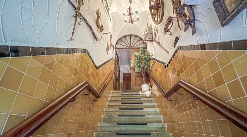 Treppenhaus zur Wohnung 1