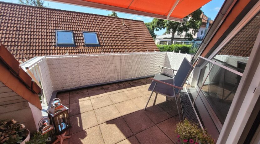 Sonnenbalkon mit Markise