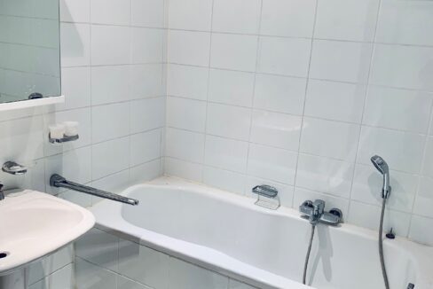 Bad mit Wanne und Dusche
