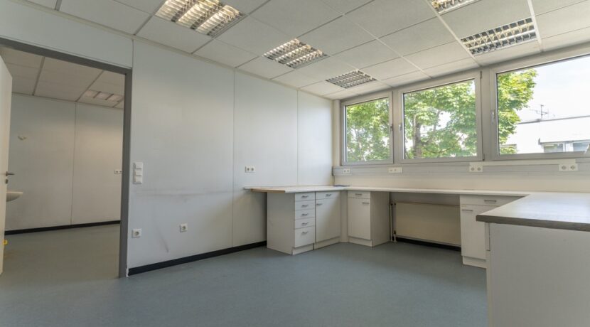 Weiteres Büro im OG