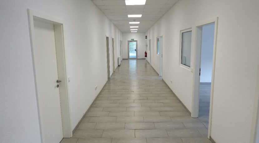 Zentraler Flurbereich (Bürotrakt)