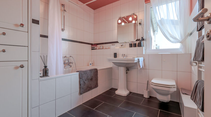 Badezimmer EG