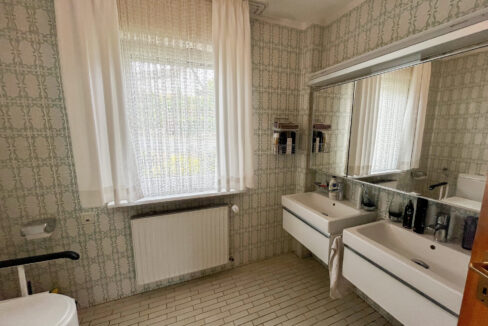 Badezimmer EG