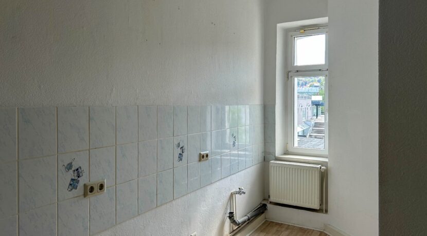 Küche mit großem Fenster