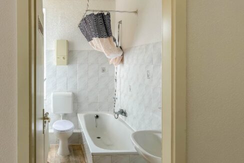 Tageslichtbad mit Wanne