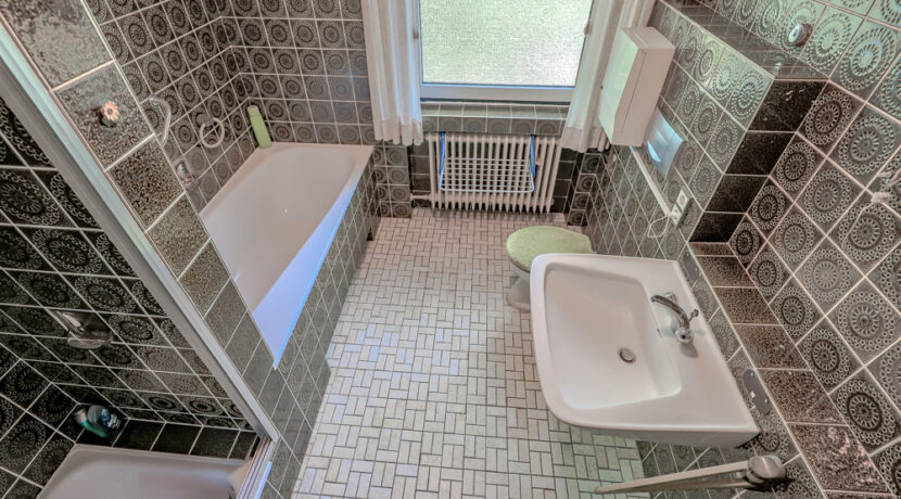Badezimmer EG