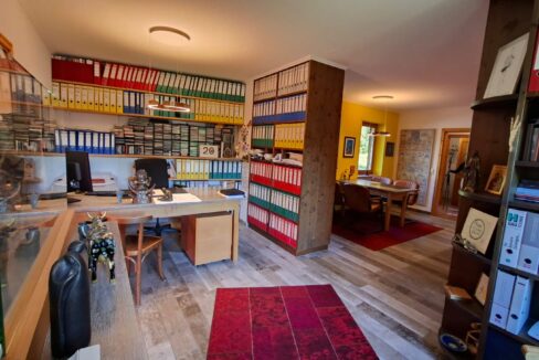 Büro EG