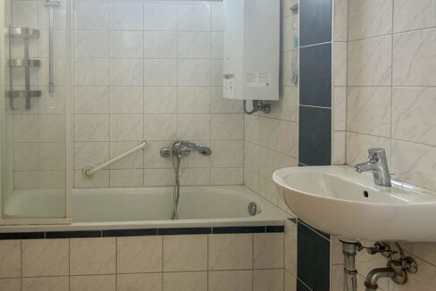 Tageslichtbad mit Wanne