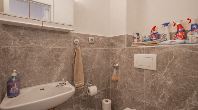 Separate Toilette