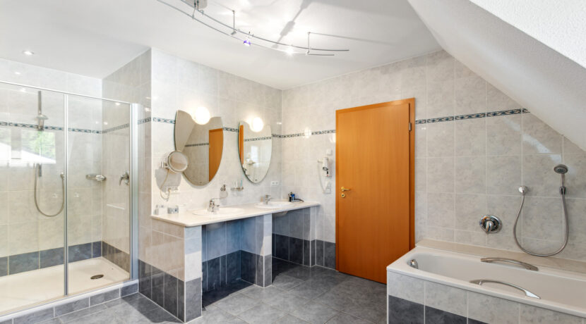 Badezimmer 1