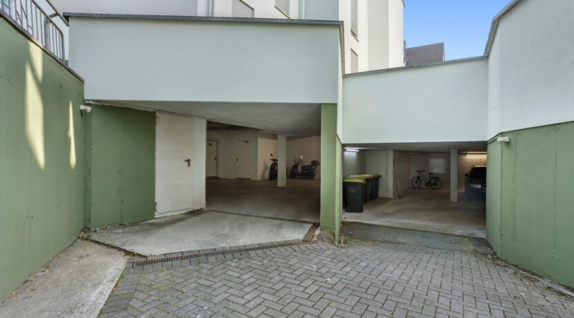 Tiefgarageneinfahrt