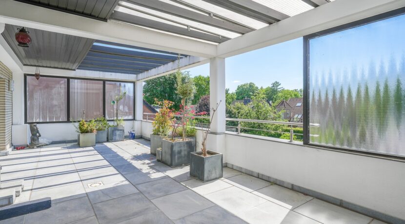 Überdachter Balkon 2. OG