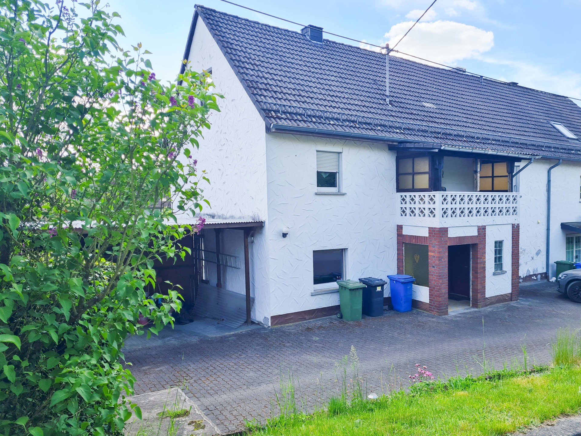 Kleintierhalter aufgepasst – Geräumiges Ein-/Zweifamilienhaus in schöner Ortsrandlage zu verkaufen!