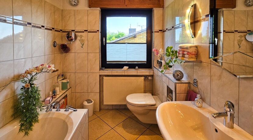 Badezimmer EG