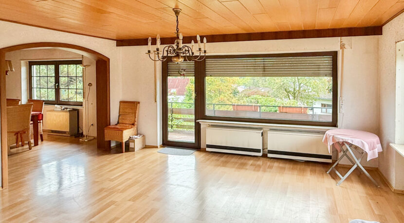 EG Wohnzimmer mit Balkon