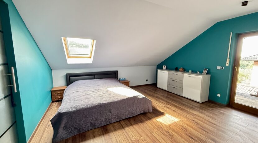 Schlafzimmer DG
