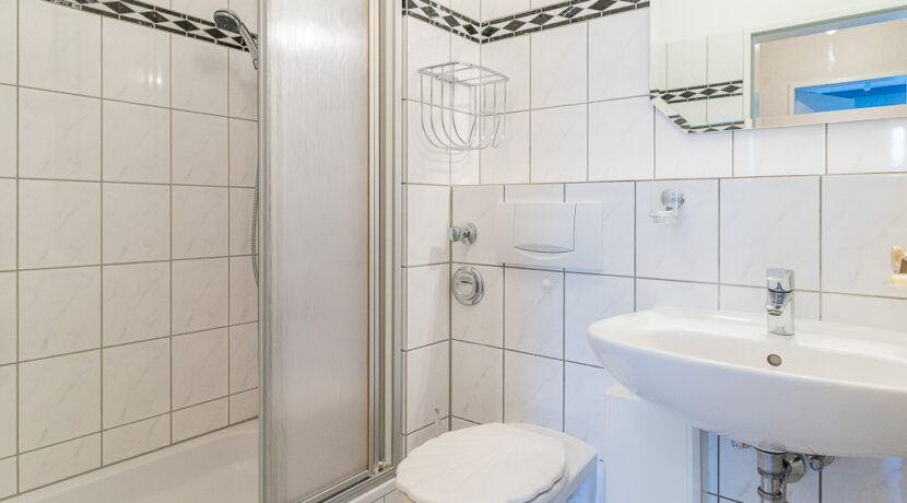 Bad mit Dusche