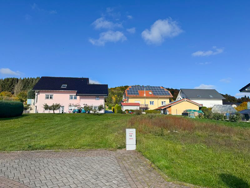 *RESERVIERT* Großzügiges Grundstück in ruhiger Seitenstraße- mit guter Anbindung ideal für Pendler