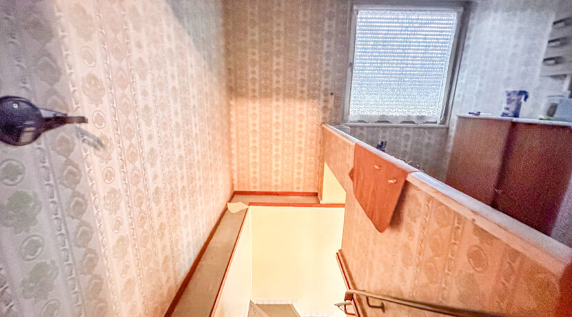 Treppe/Abstellraum EG