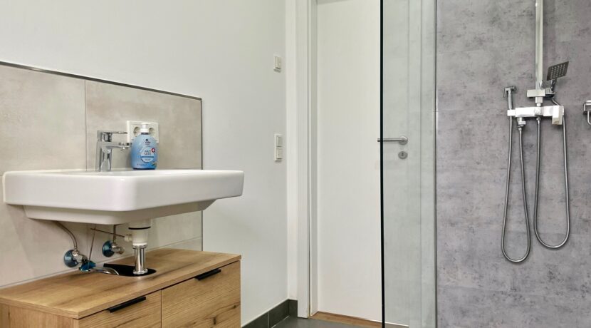 barrierefreie Dusche (EG)