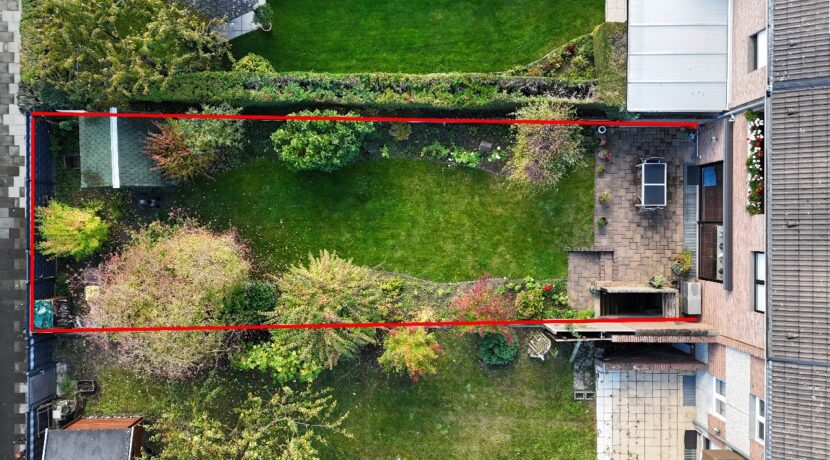 über 300m² Grundstück