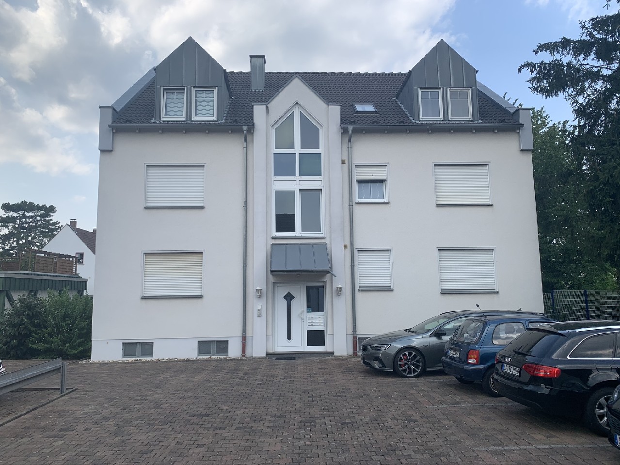 2-Zimmer-Dachgeschosswohnung mit Loggia