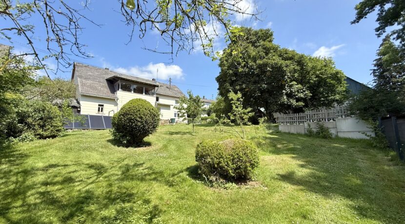 Weitläufiges Grundstück