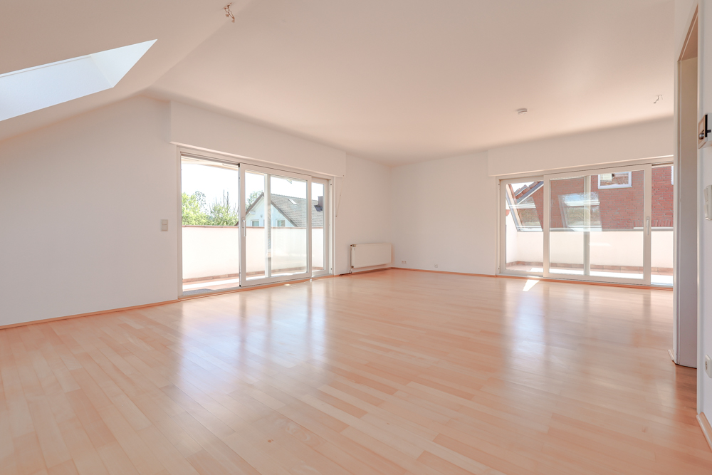 Gemütliche Dachgeschosswohnung 126 m² Wohnfläche + 20 m² Zusatzfläche + XXL Garten *provisionsfrei für Käufer*