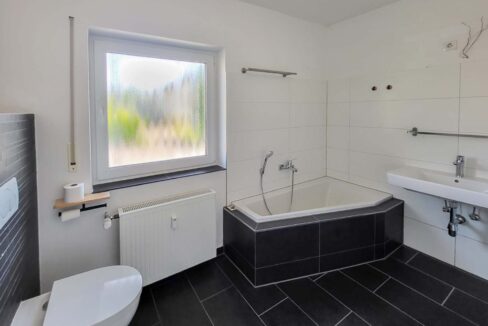 Badezimmer EG