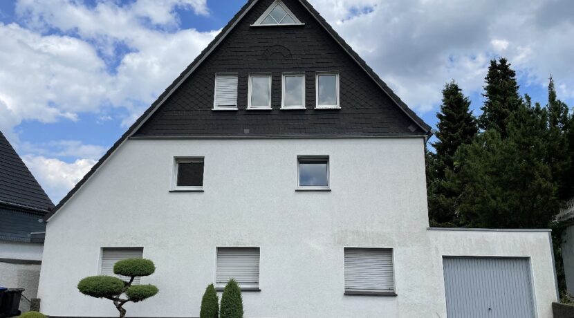 Straßenansicht Garage